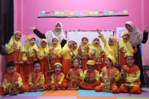 kegiatan belajar anak di TK Islam Khairunnas Tuban