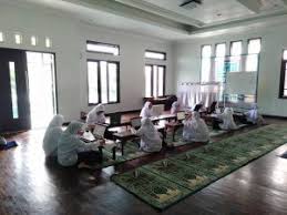 Peran Pesantren Dalam Pendidikan Indonesia