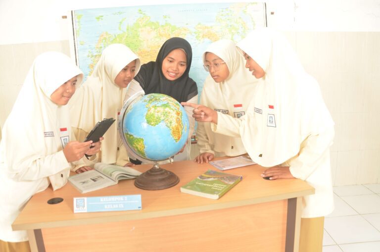 SMP Madura - Interaksi Ilmu Sosial